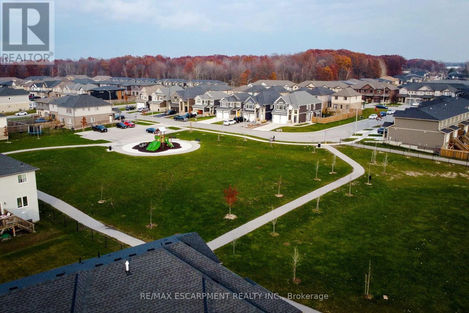 111 Alicia Crescent, Thorold (Hurricane/merrittville), Ontario  L2V 0M2 - Photo 10 - X12771032