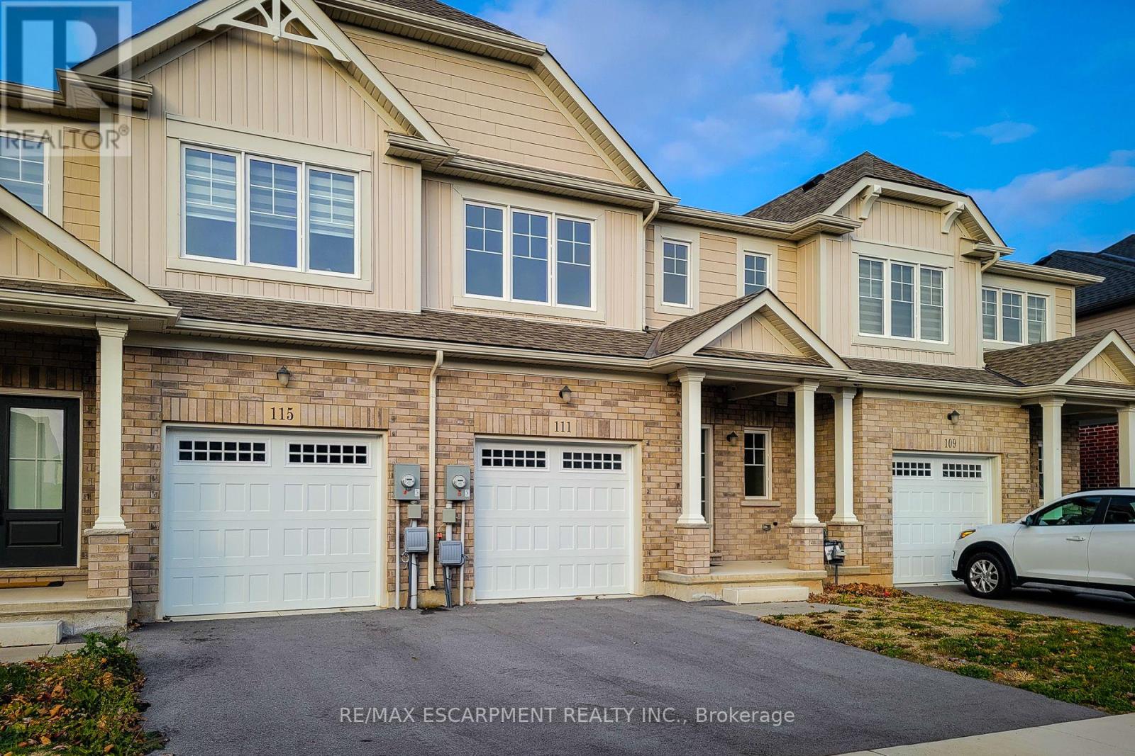 111 Alicia Crescent, Thorold (Hurricane/merrittville), Ontario  L2V 0M2 - Photo 2 - X12771032