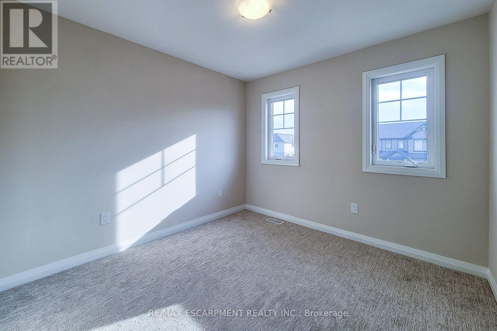 111 Alicia Crescent, Thorold (Hurricane/merrittville), Ontario  L2V 0M2 - Photo 28 - X12771032