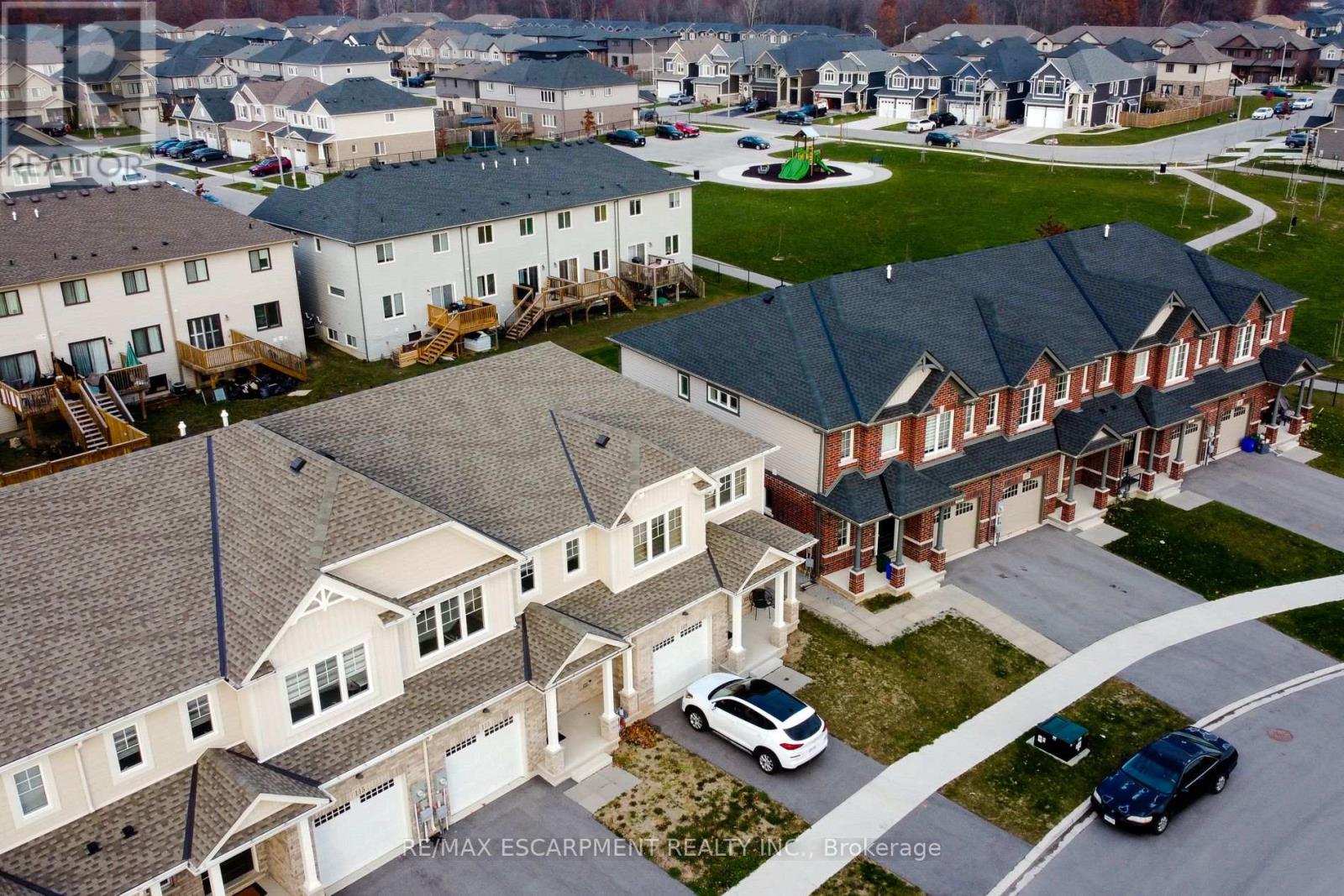 111 Alicia Crescent, Thorold (Hurricane/merrittville), Ontario  L2V 0M2 - Photo 3 - X12771032