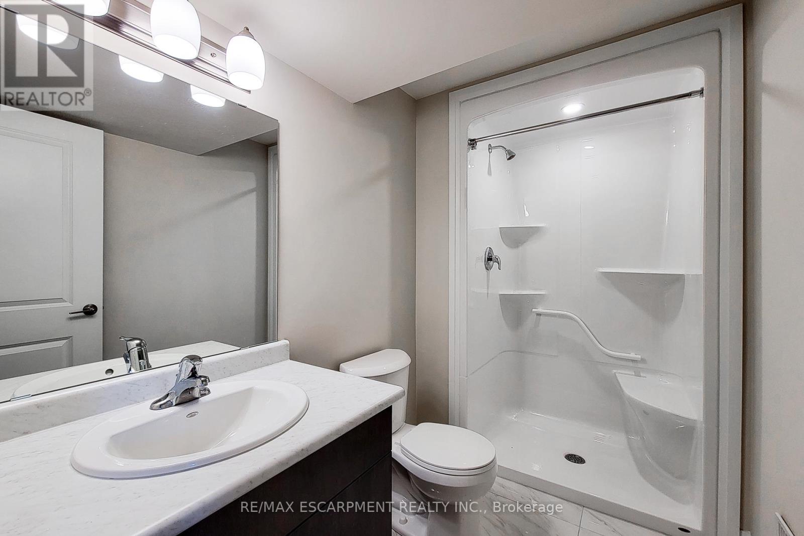 111 Alicia Crescent, Thorold (Hurricane/merrittville), Ontario  L2V 0M2 - Photo 37 - X12771032