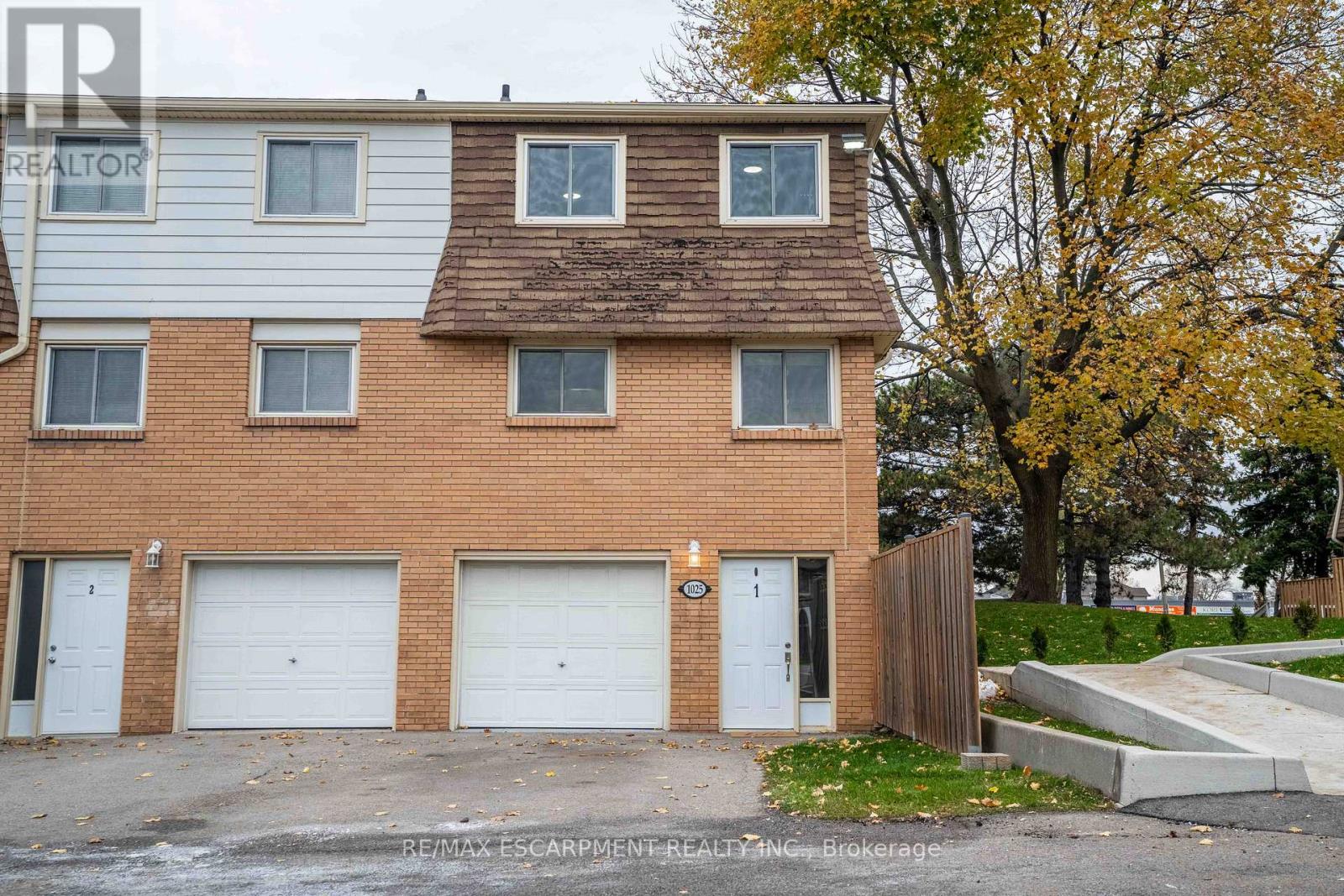 1 - 1025 UPPER GAGE AVENUE, hamilton (berrisfield), Ontario