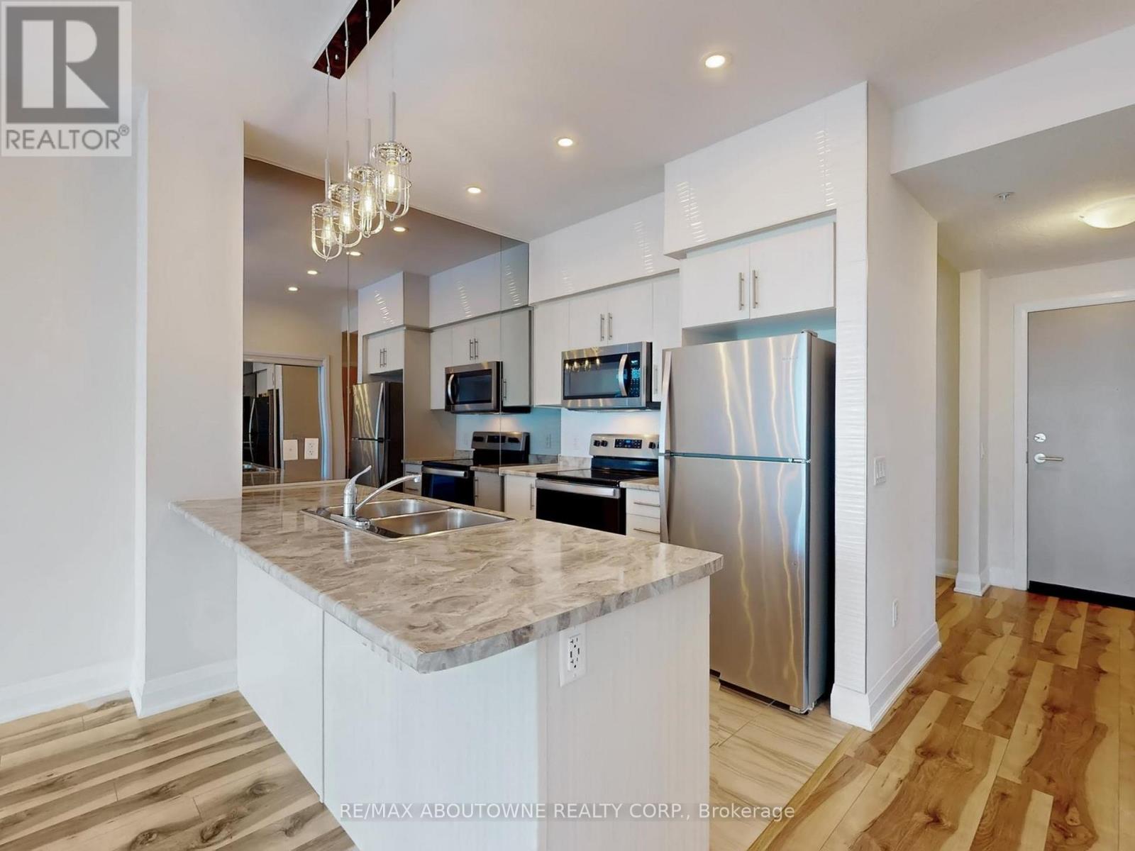 505 - 16 Concord Place, Grimsby (Grimsby Beach), Ontario  L3M 0J1 - Photo 10 - X12771140