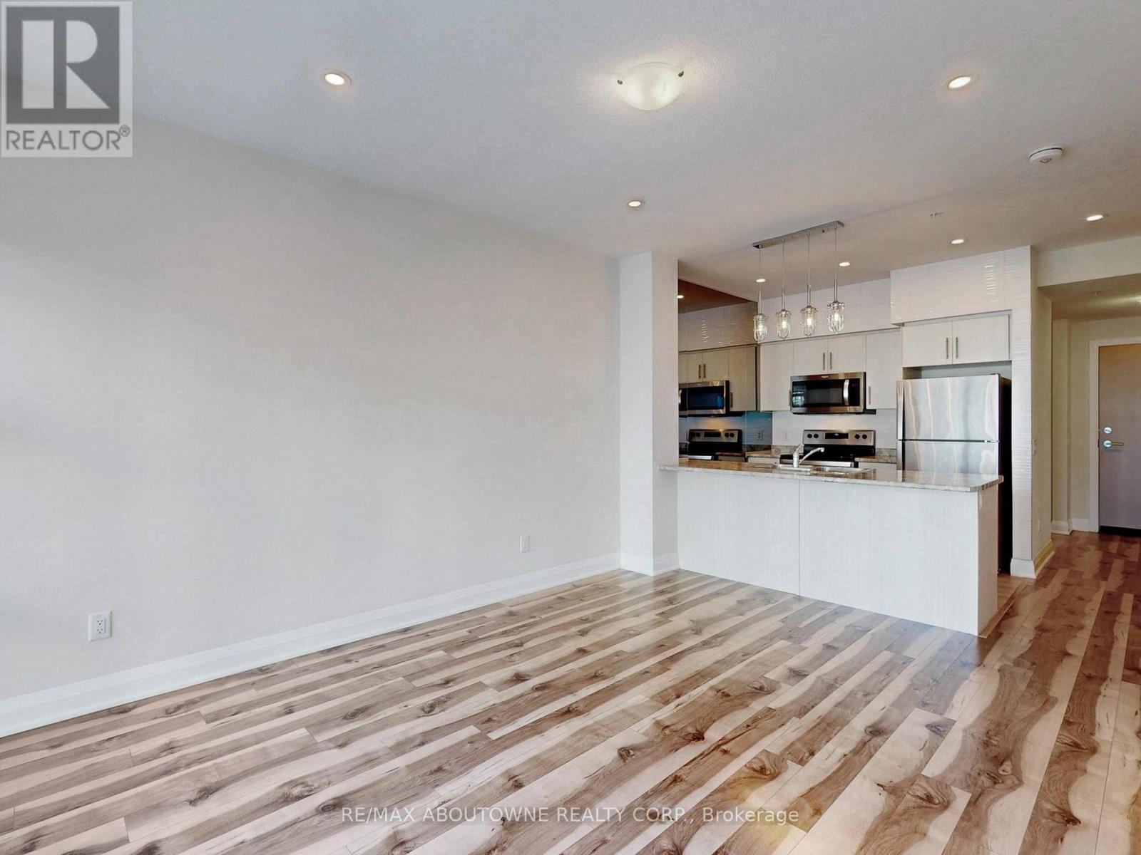 505 - 16 Concord Place, Grimsby (Grimsby Beach), Ontario  L3M 0J1 - Photo 8 - X12771140