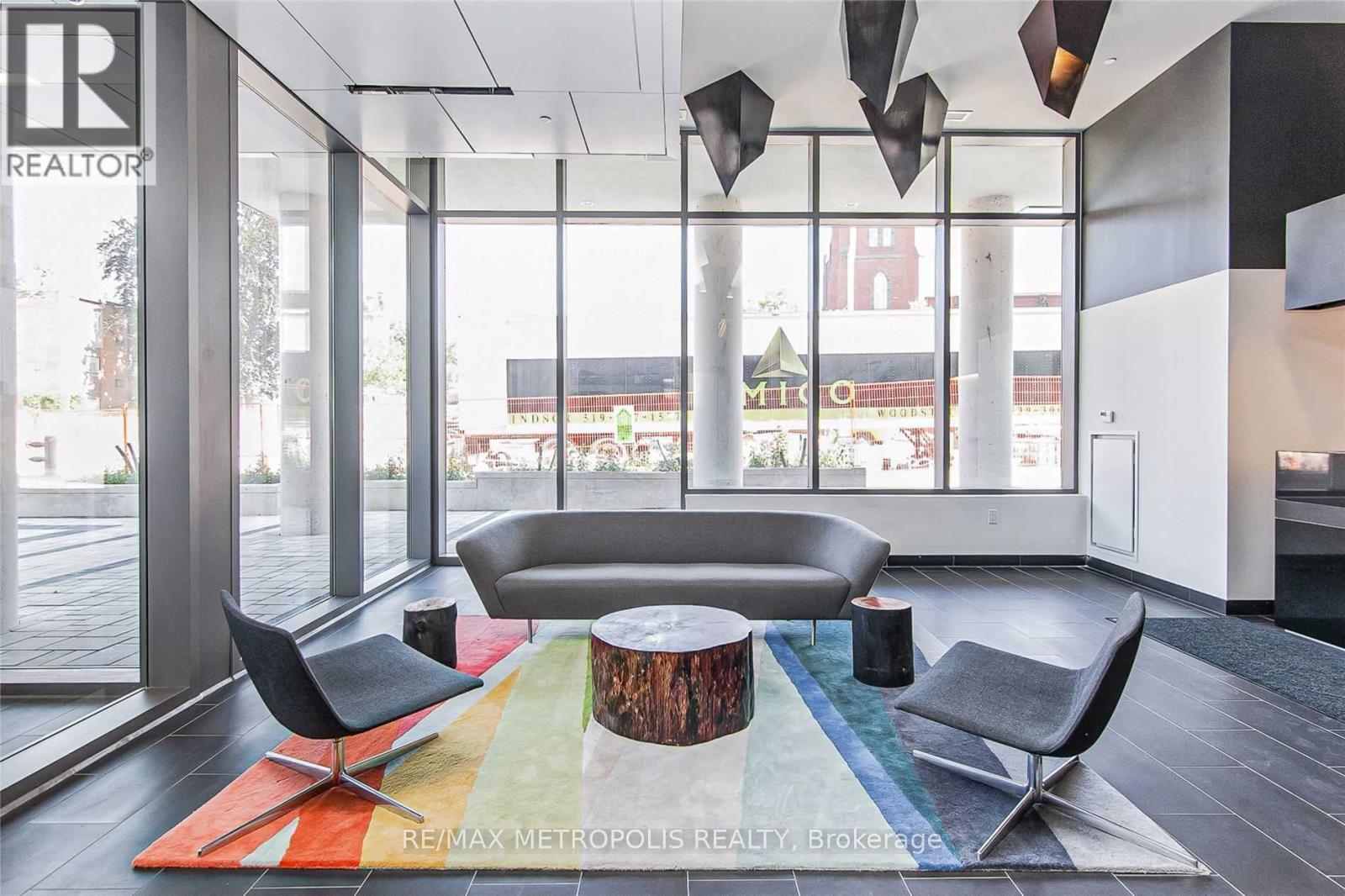 110 - 85 Duke Street, Kitchener, Ontario  N2G 1A6 - Photo 3 - X12771146