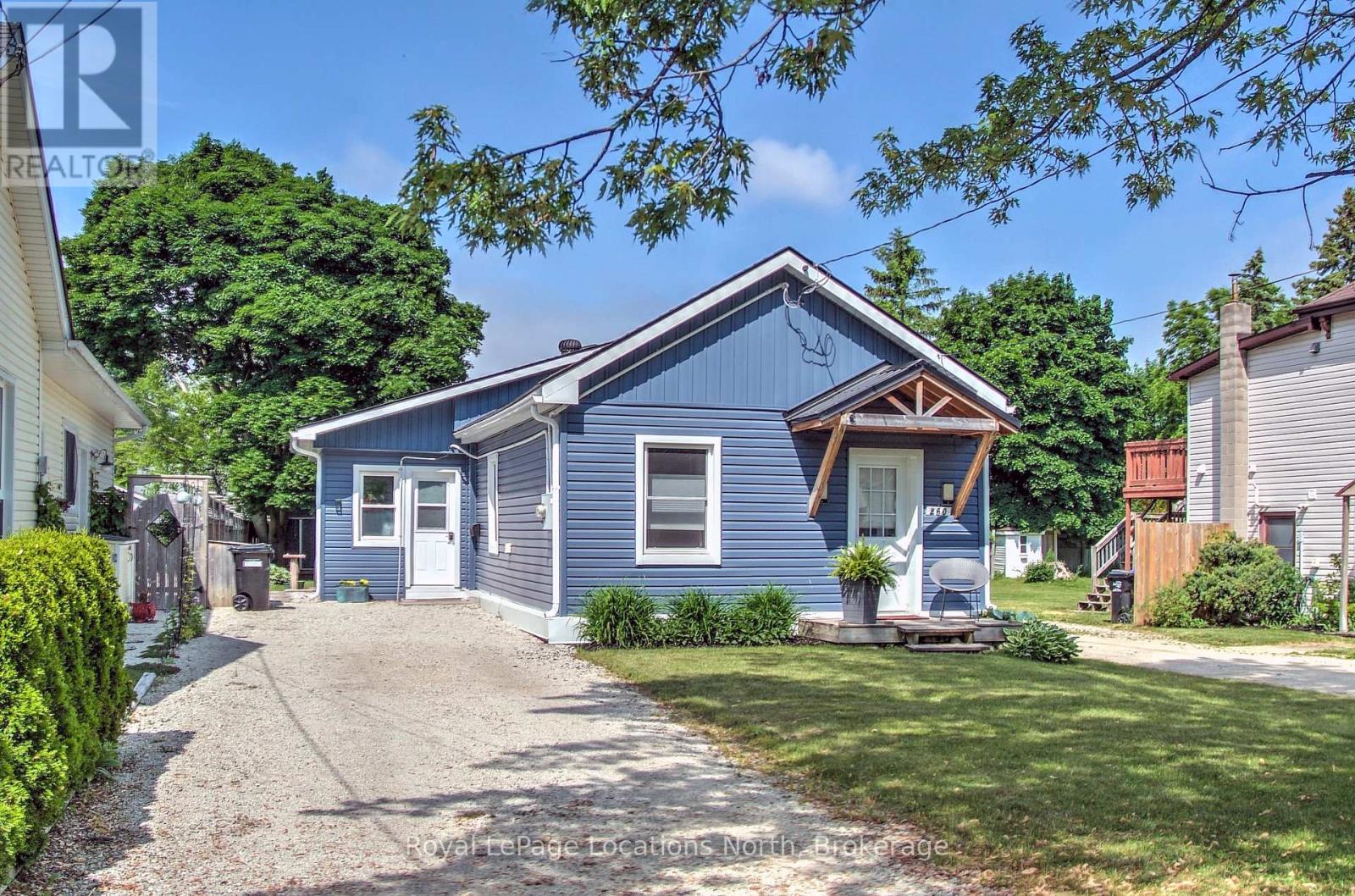 260 Cedar Street, Collingwood, Ontario  L9Y 3A8 - Photo 2 - S12771348