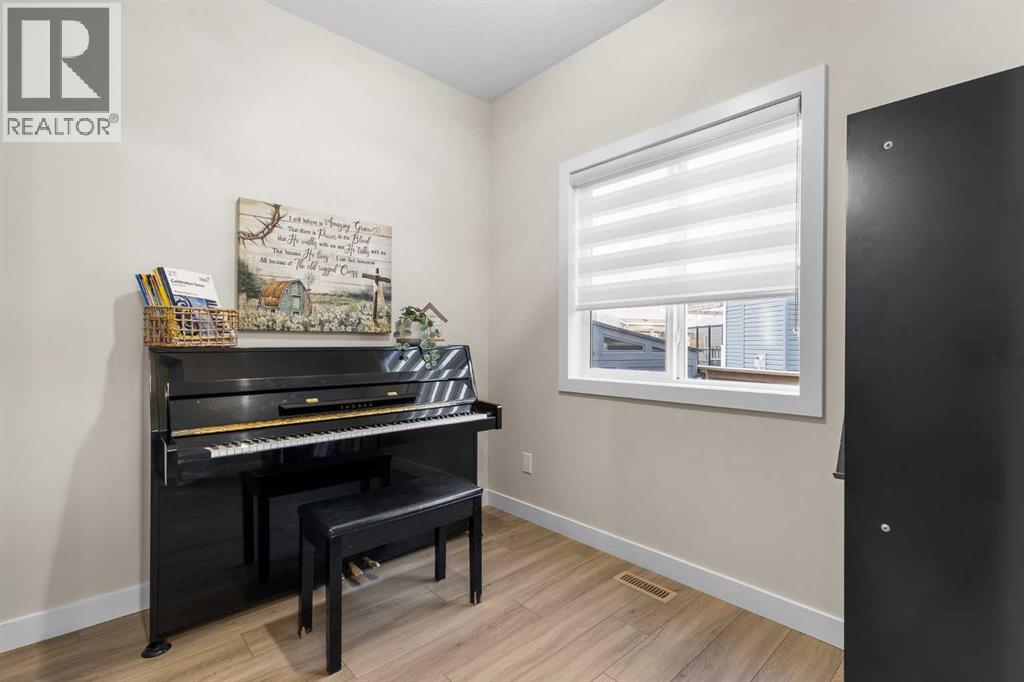 1621 Bayside Green Sw, Airdrie, Alberta  T4B 5E8 - Photo 17 - A2284313