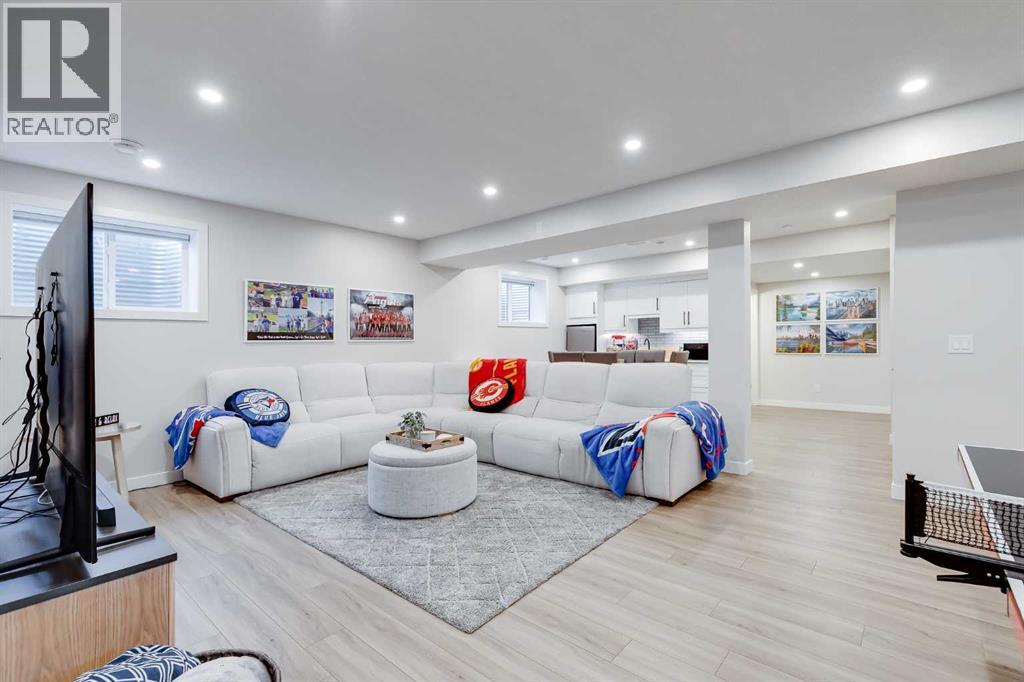 1621 Bayside Green Sw, Airdrie, Alberta  T4B 5E8 - Photo 37 - A2284313