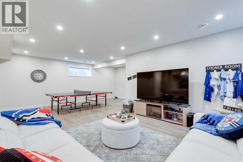 1621 Bayside Green Sw, Airdrie, Alberta  T4B 5E8 - Photo 38 - A2284313