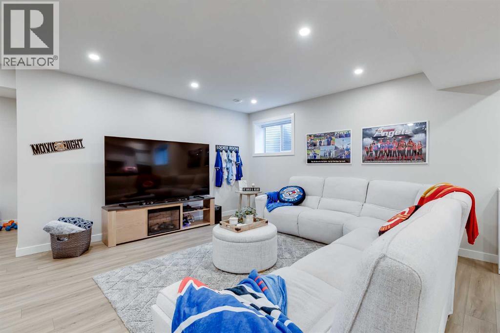 1621 Bayside Green Sw, Airdrie, Alberta  T4B 5E8 - Photo 39 - A2284313