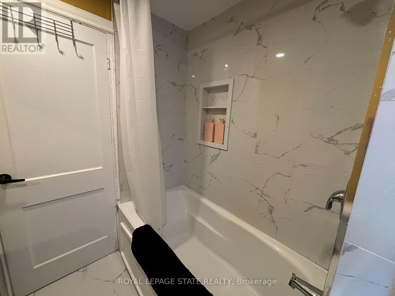 Upper - 69 Roxborough Avenue, Hamilton, Ontario  L8L 1Y2 - Photo 21 - X12768988