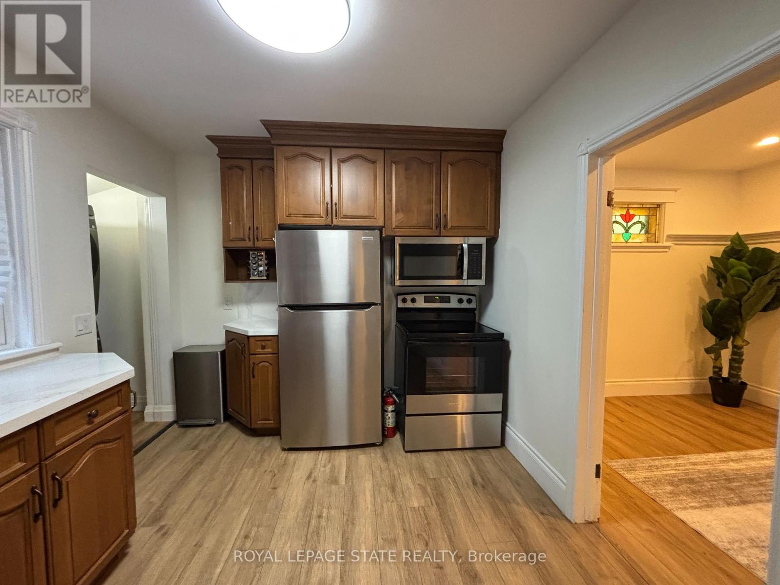 Upper - 69 Roxborough Avenue, Hamilton, Ontario  L8L 1Y2 - Photo 8 - X12768988