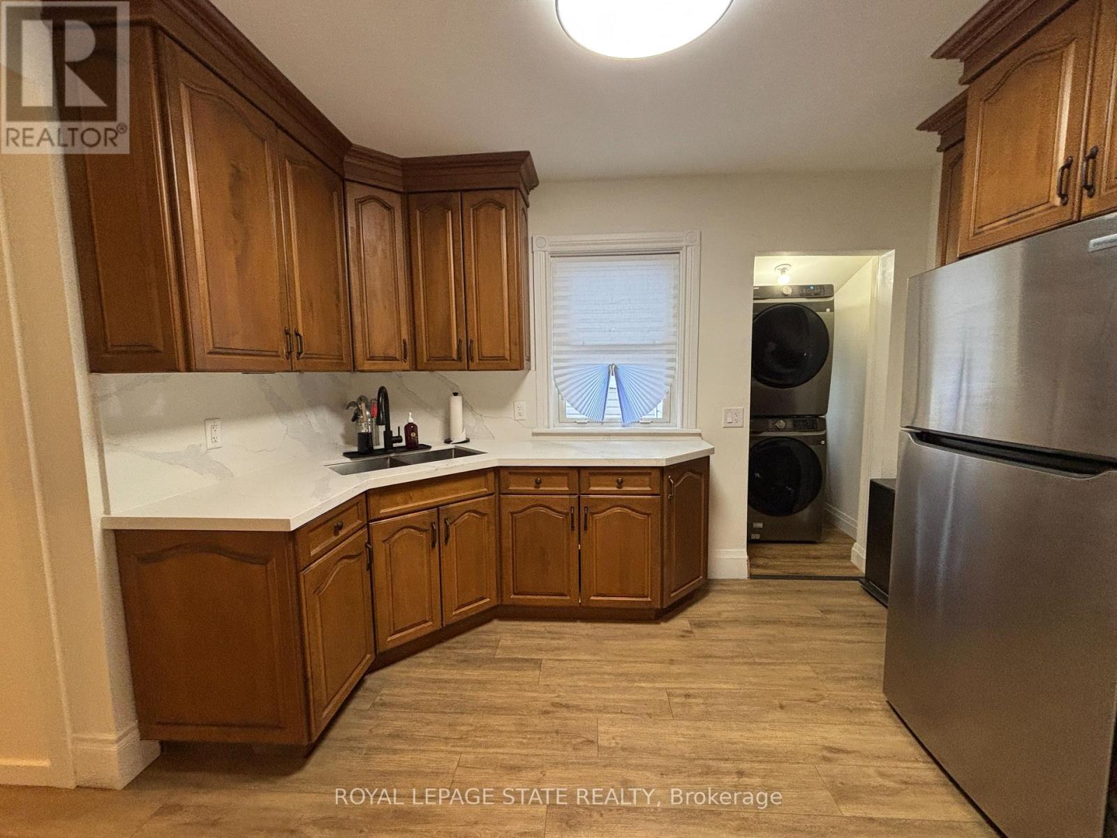 Upper - 69 Roxborough Avenue, Hamilton, Ontario  L8L 1Y2 - Photo 6 - X12768988