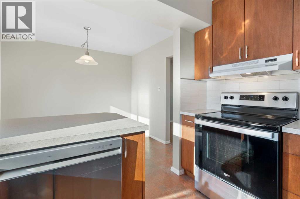 19 Carmangay Crescent Nw, Calgary, Alberta  T2L 0S8 - Photo 11 - A2284236