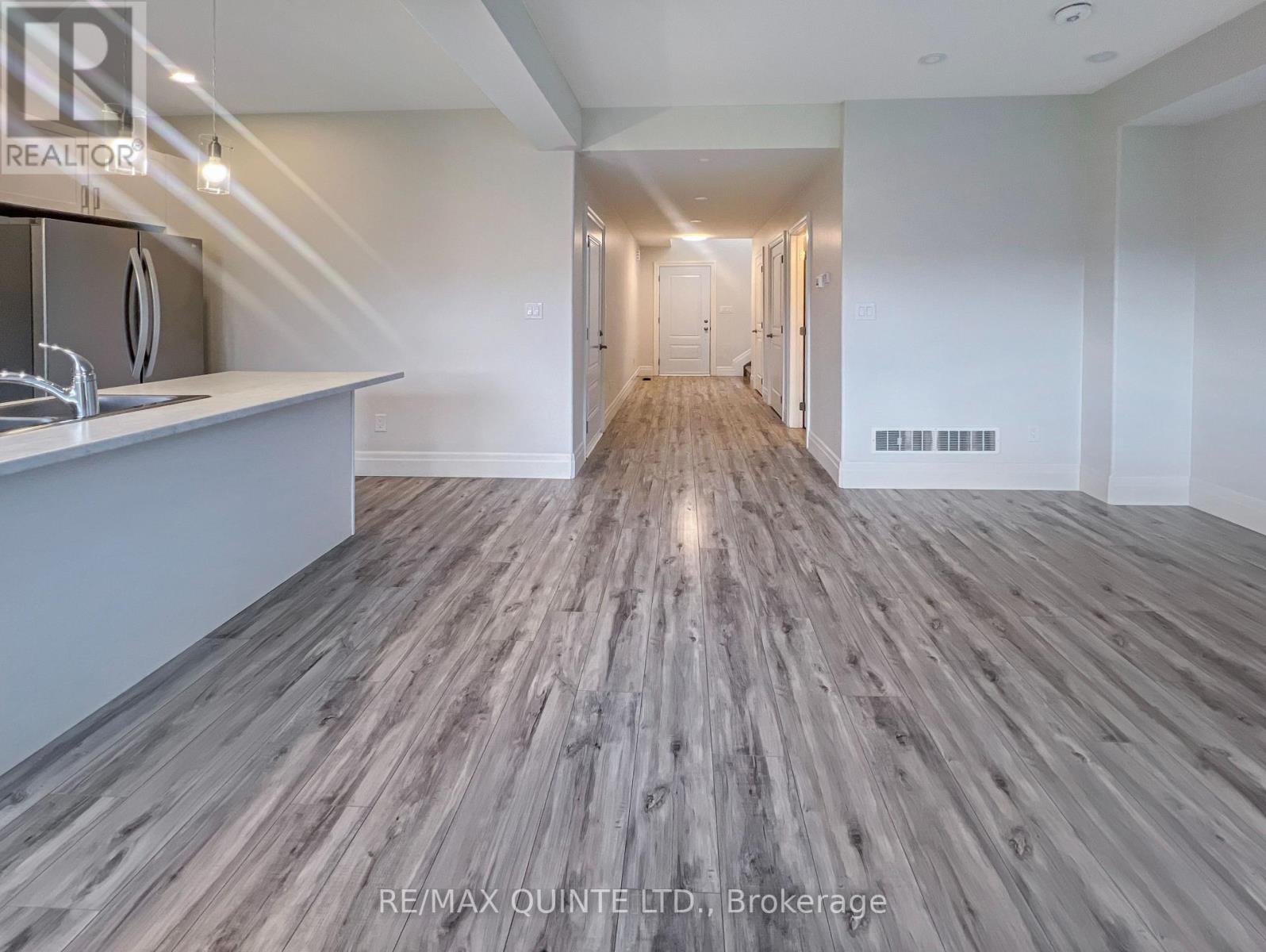 52 Campbell Crescent, Prince Edward County (Picton Ward), Ontario  K0K 2T0 - Photo 3 - X12771234