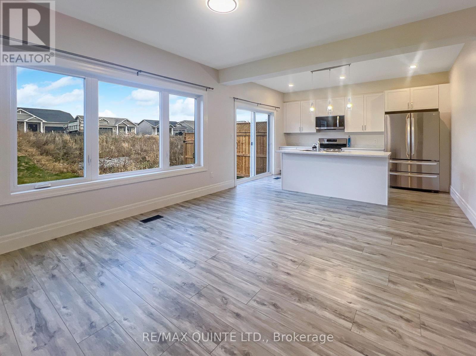 52 Campbell Crescent, Prince Edward County (Picton Ward), Ontario  K0K 2T0 - Photo 4 - X12771234