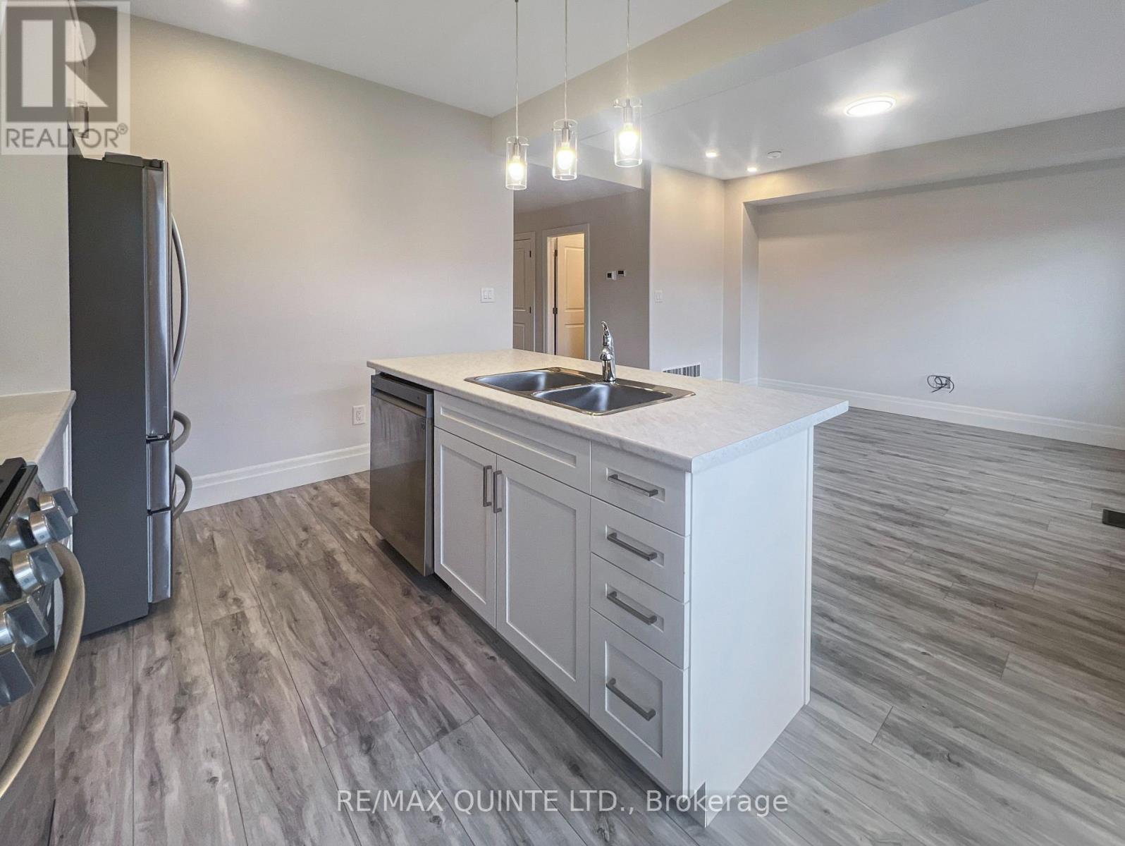 52 Campbell Crescent, Prince Edward County (Picton Ward), Ontario  K0K 2T0 - Photo 5 - X12771234