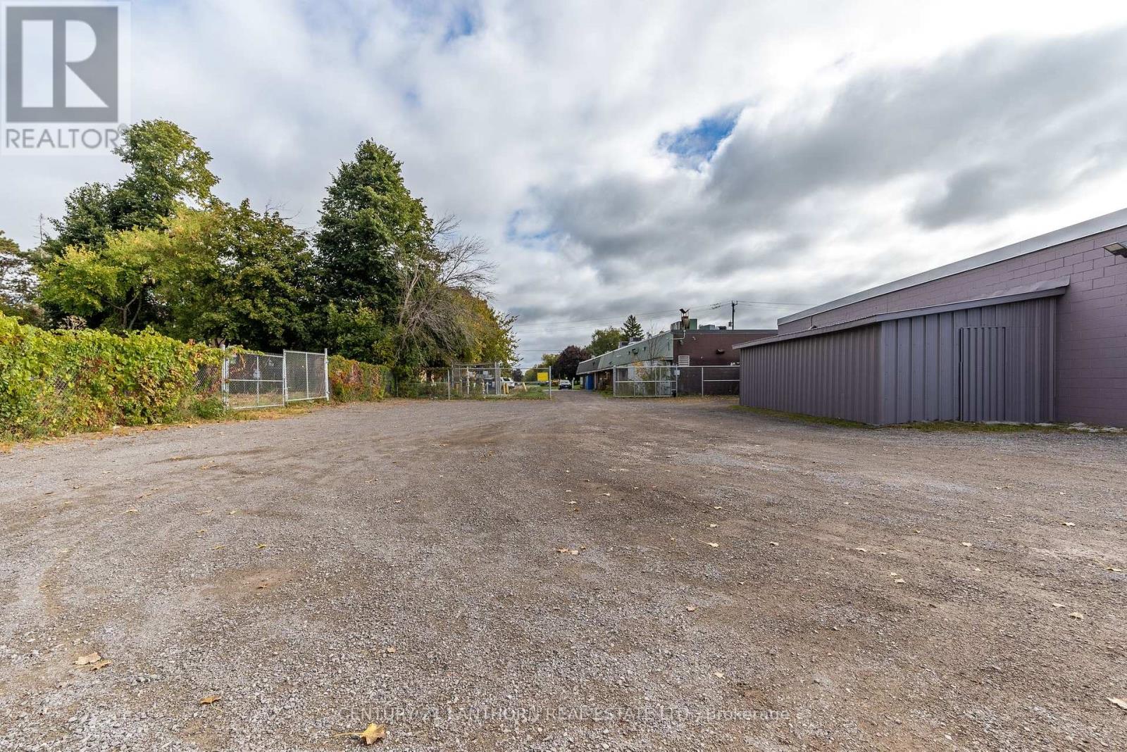 640 Dundas Street E, Belleville (Belleville Ward), Ontario  K8N 1G7 - Photo 32 - X12771242