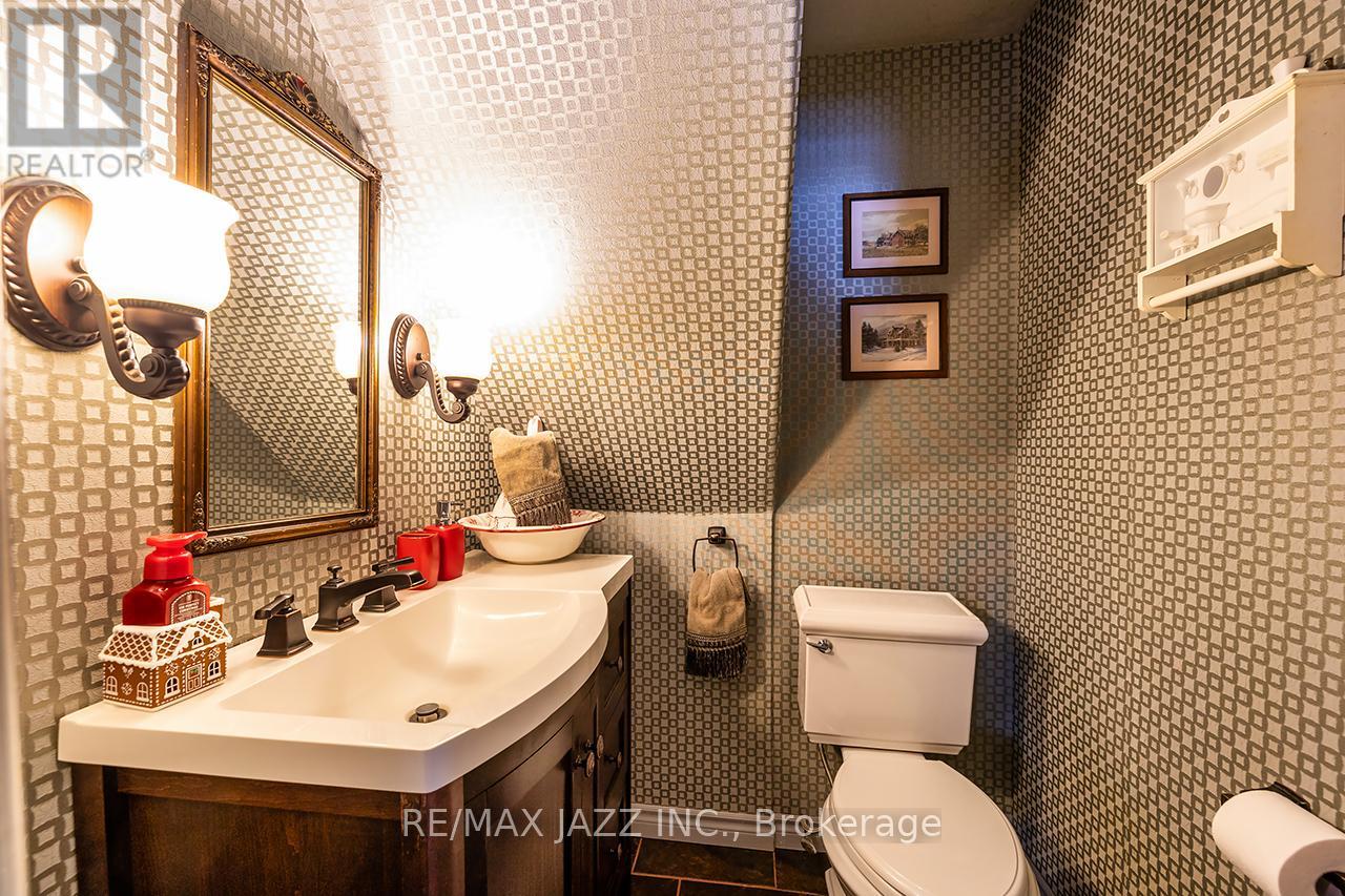 22 Francis Street, Kawartha Lakes (Lindsay), Ontario  K9V 3R6 - Photo 17 - X12771256
