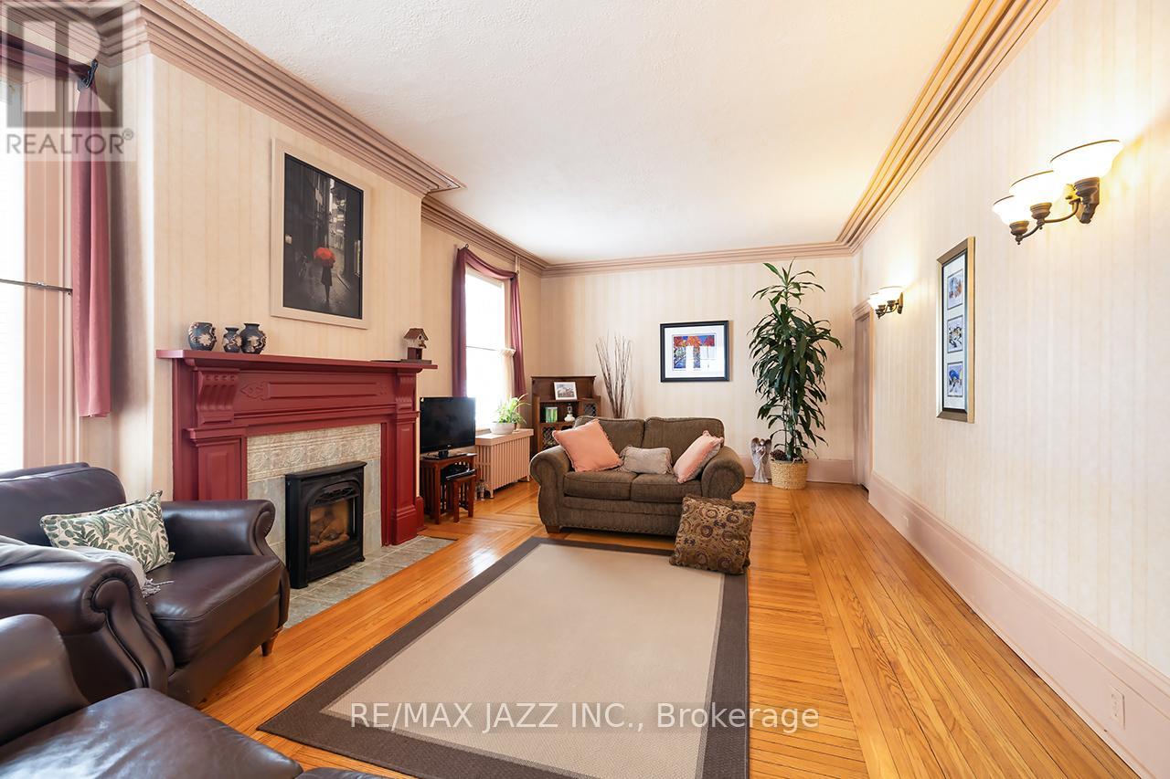 22 Francis Street, Kawartha Lakes (Lindsay), Ontario  K9V 3R6 - Photo 7 - X12771256