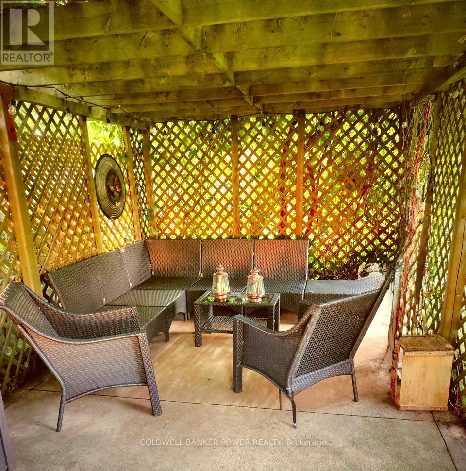 32 Ann Street, Lambton Shores, Ontario  N0M 1B0 - Photo 39 - X12771410