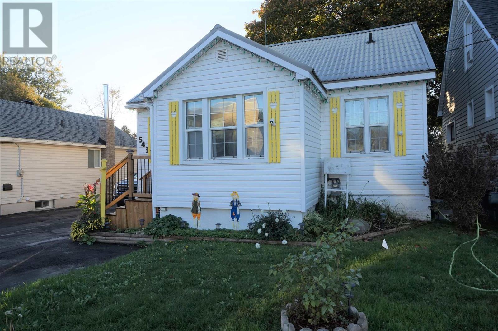 543 Morin St, Sault Ste. Marie, Ontario  P6C 3G1 - Photo 3 - SM260255