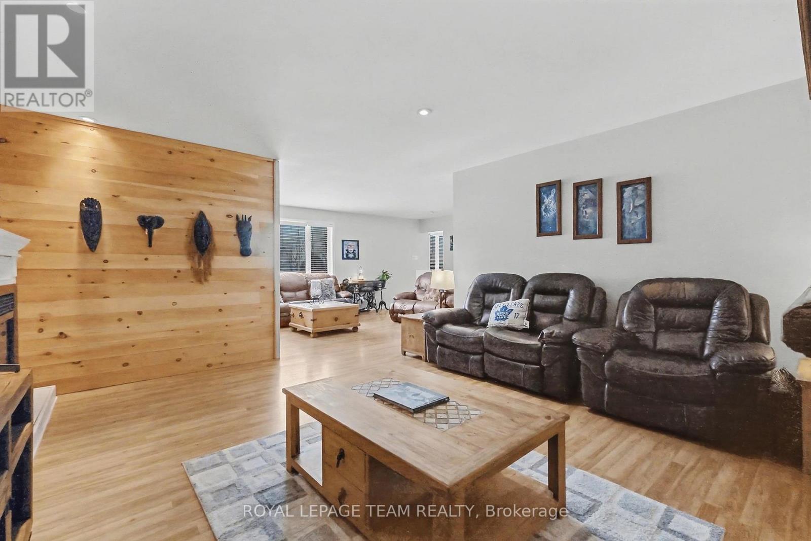 15197 Concession 1-2 Road, North Stormont, Ontario  K0C 1K0 - Photo 13 - X12771400