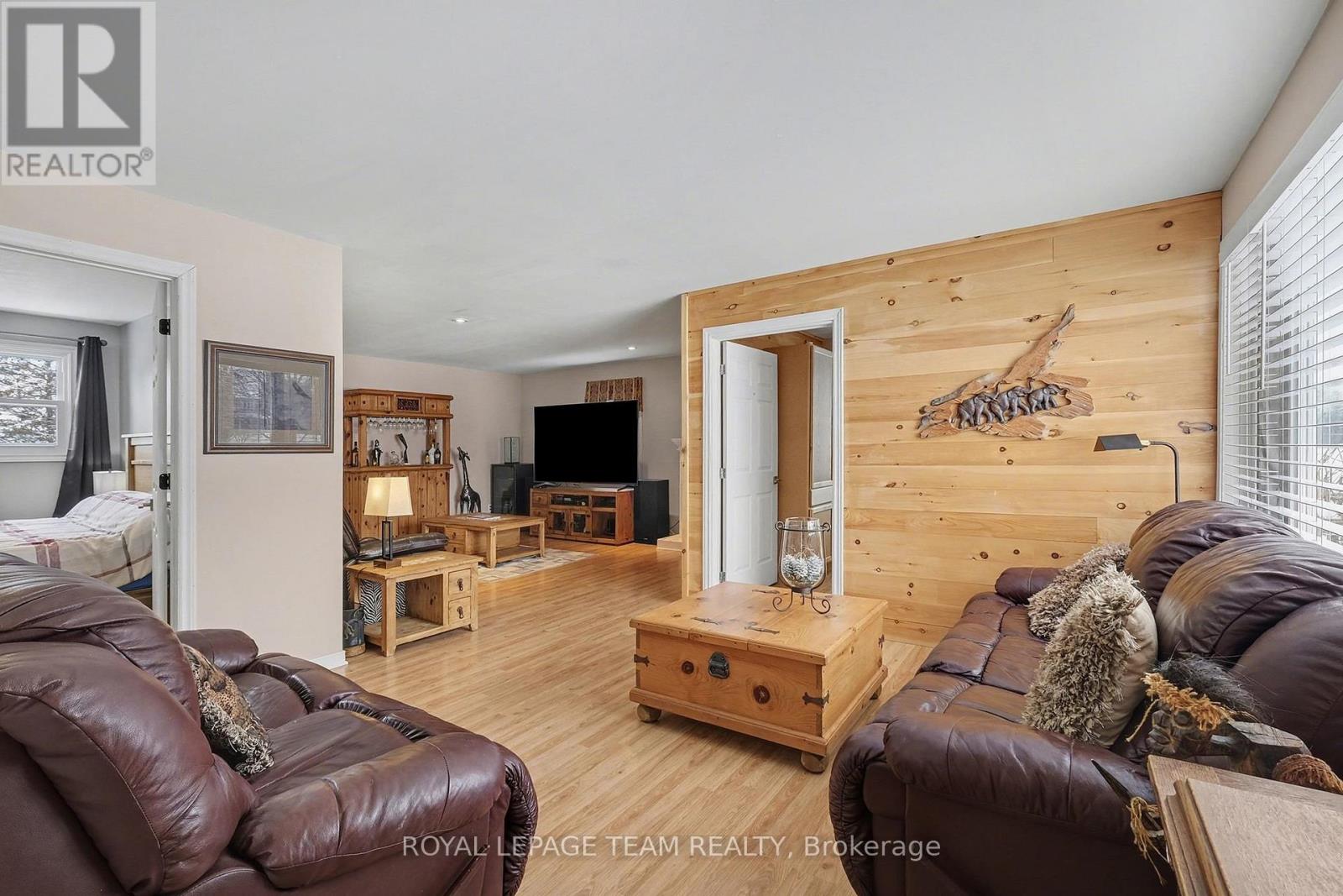 15197 Concession 1-2 Road, North Stormont, Ontario  K0C 1K0 - Photo 15 - X12771400