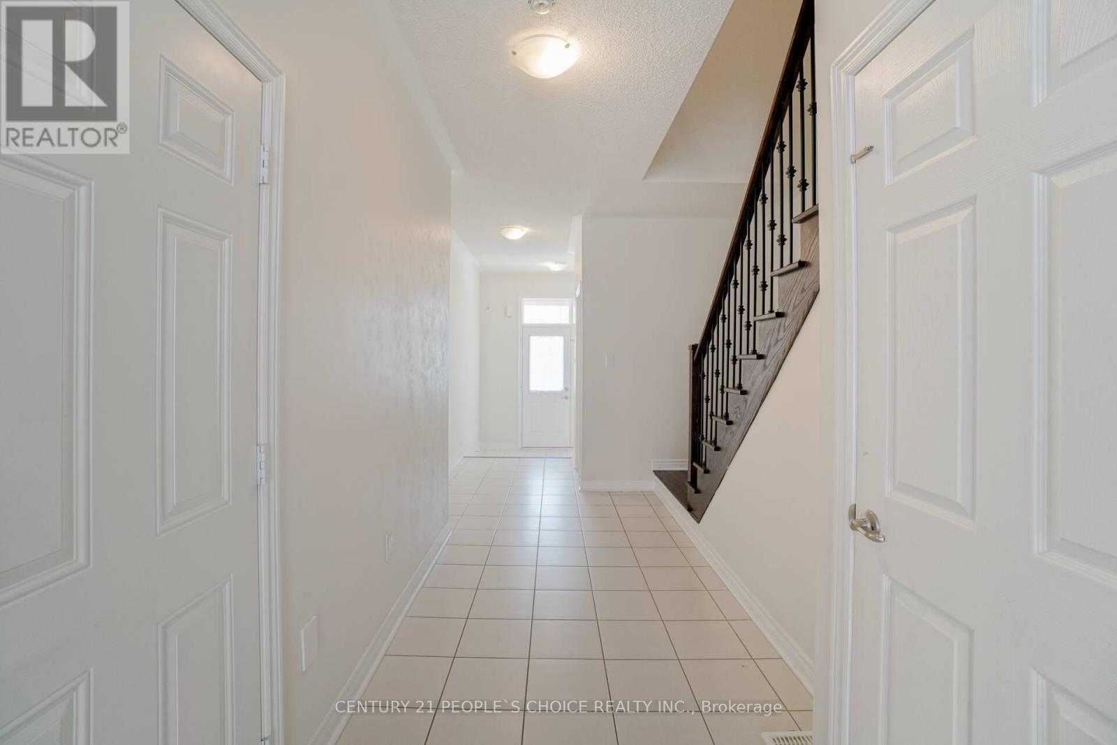 130 Orchardcroft Road, Oakville, Ontario  L6H 7C4 - Photo 5 - W12770050