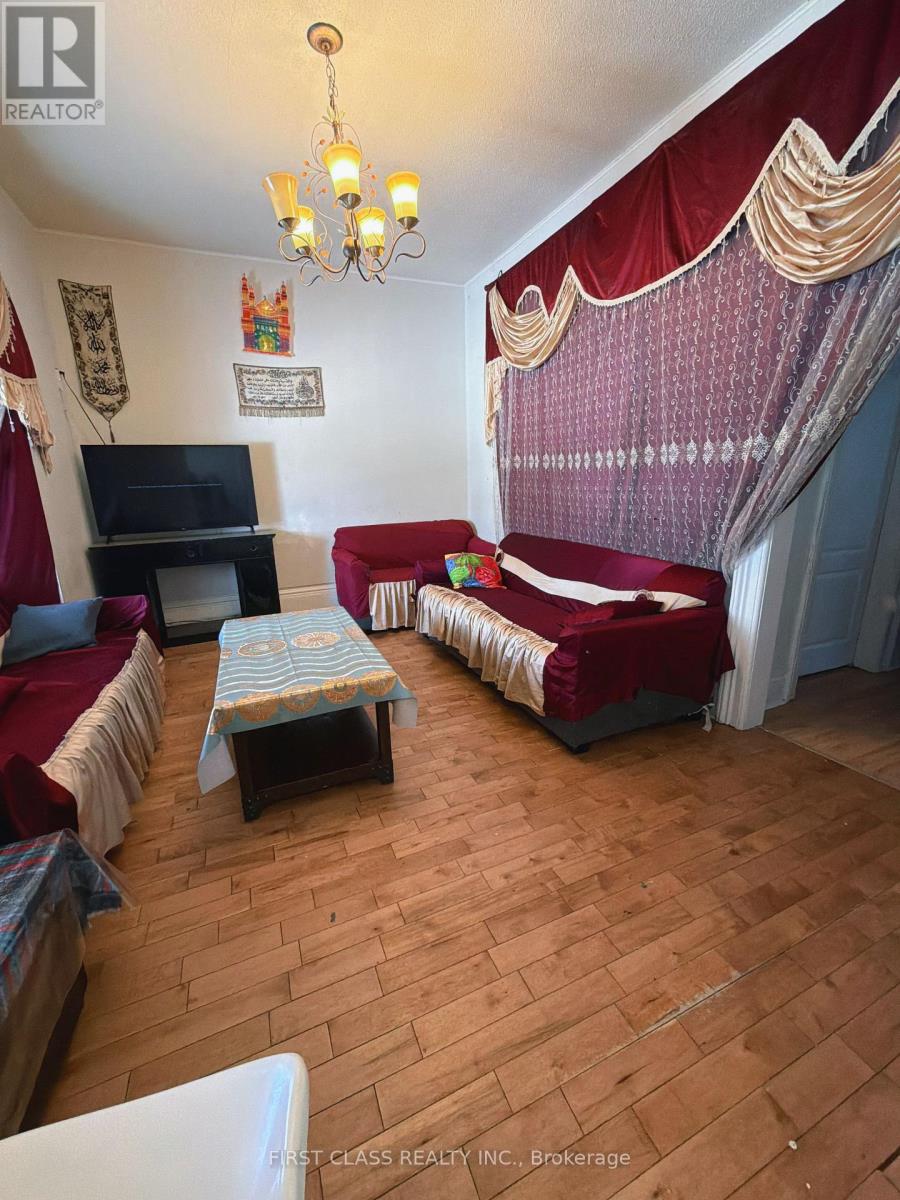 432 CHARLOTTE STREET, London East, Ontario