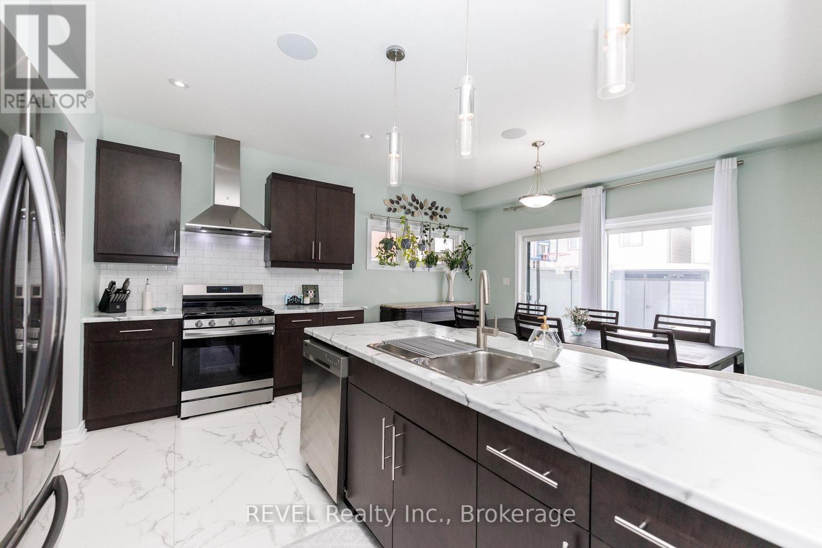 8 Elderberry Road, Thorold (Confederation Heights), Ontario  L2V 0E7 - Photo 14 - X12771370