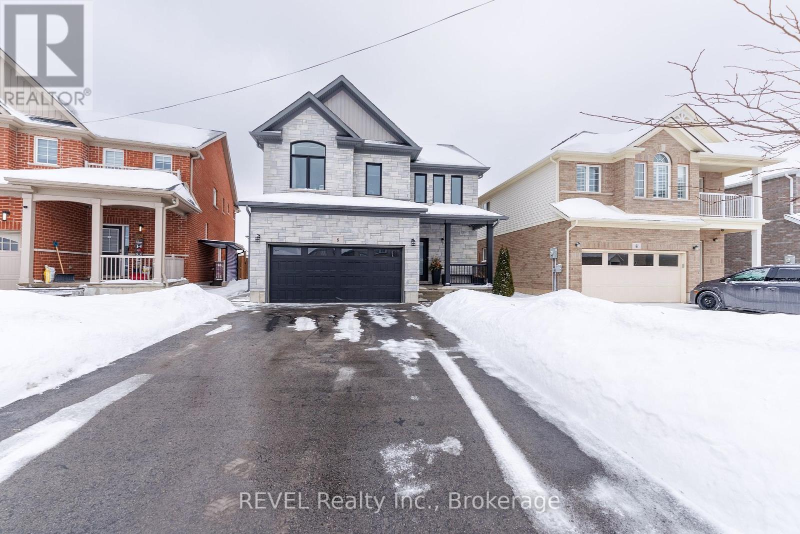 8 Elderberry Road, Thorold (Confederation Heights), Ontario  L2V 0E7 - Photo 3 - X12771370