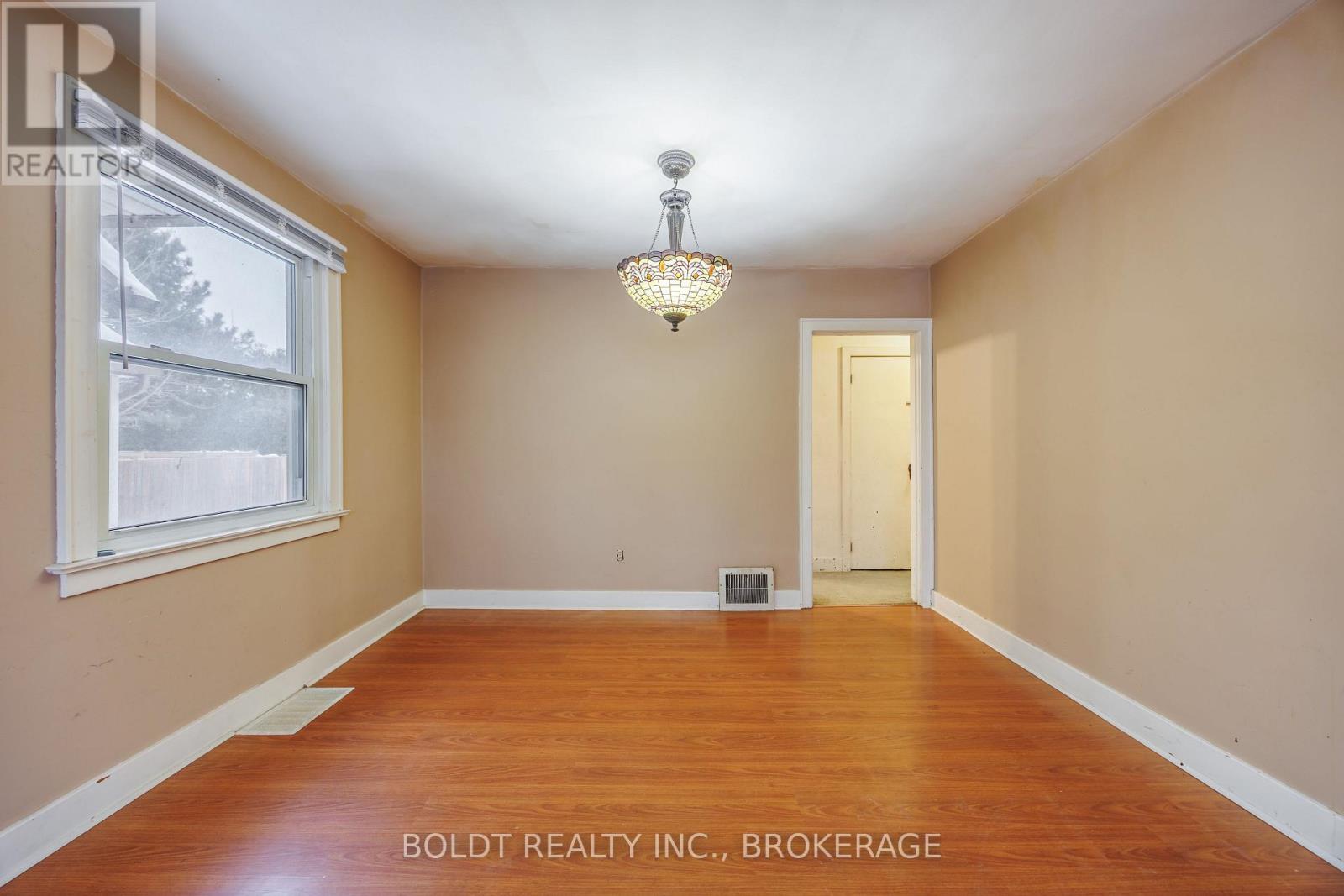 542 Niagara Street, St. Catharines, Ontario  L2M 3P5 - Photo 10 - X12771420