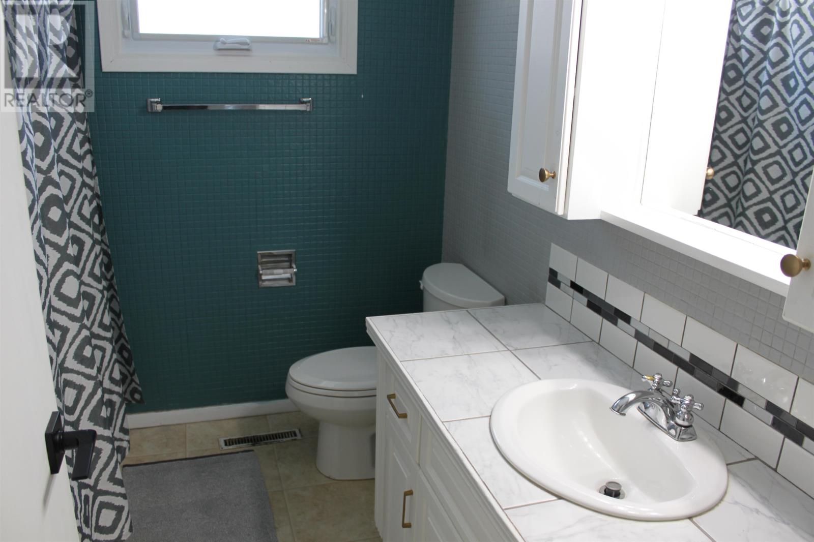 270 Hinton Ave, Thunder Bay, Ontario  P7A 7E4 - Photo 12 - TB2600193