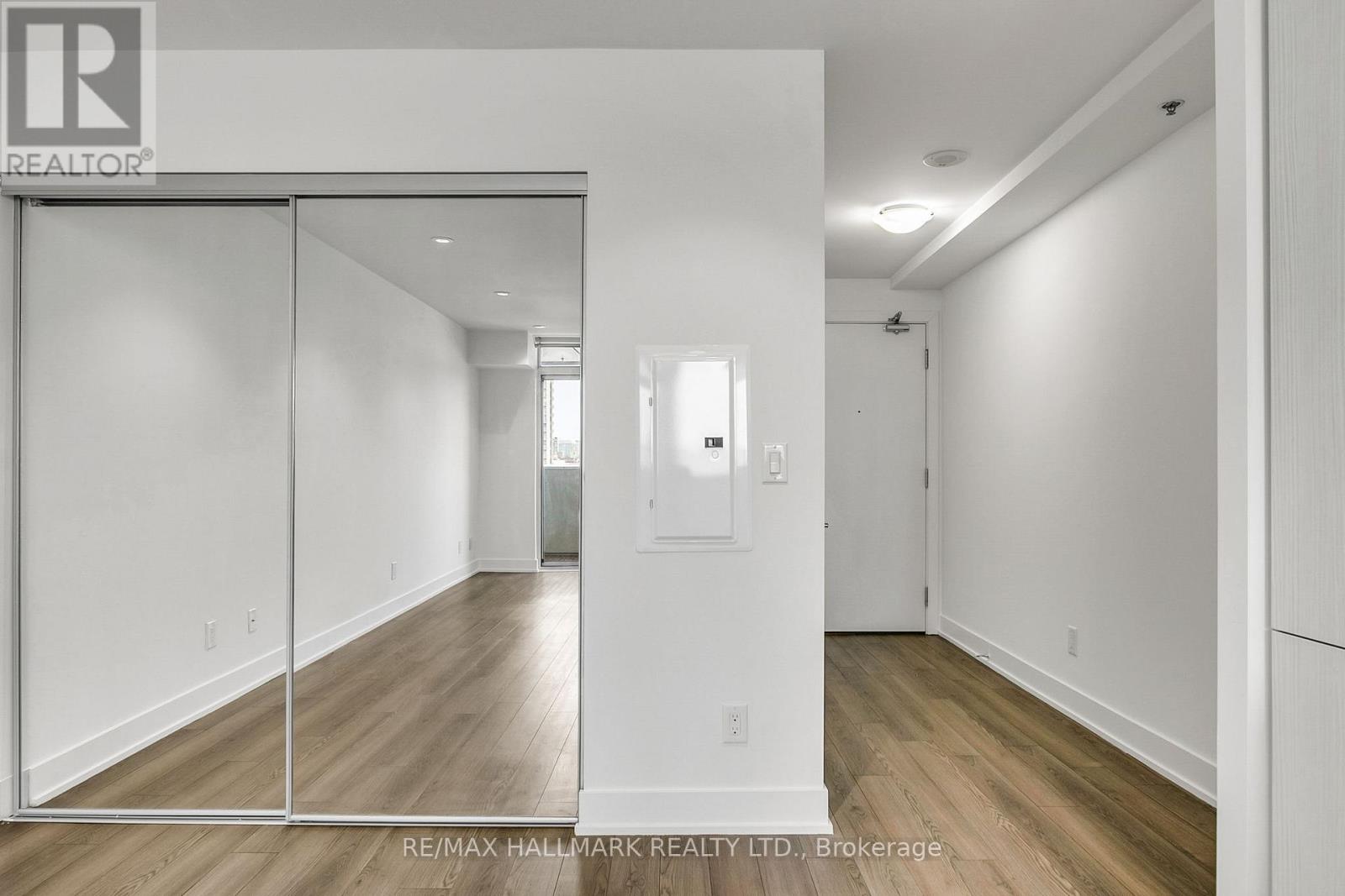 902 - 318 Richmond Street W, Toronto, Ontario  M5V 0B4 - Photo 9 - C12771246