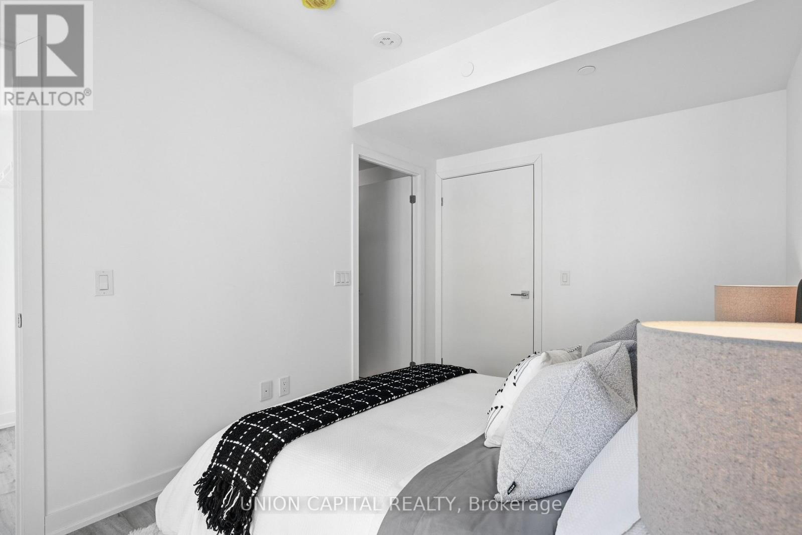 2611 - 252 Church Street, Toronto, Ontario  M5B 0E6 - Photo 18 - C12771390