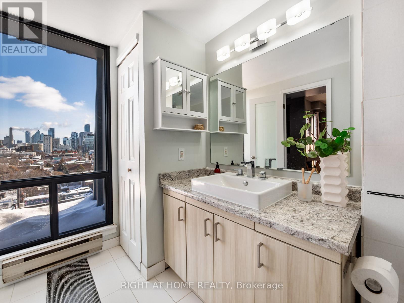 815 - 456 College Street, Toronto, Ontario  M6G 4A3 - Photo 15 - C12771414