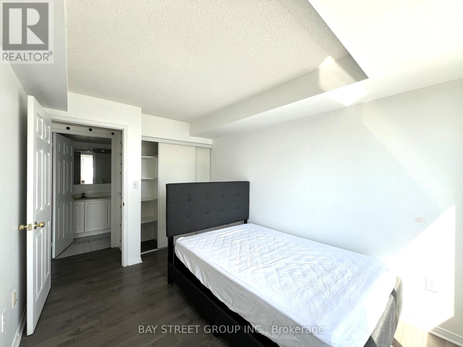 2301 - 3 Pemberton Avenue, Toronto, Ontario  M2M 4M1 - Photo 7 - C12771426