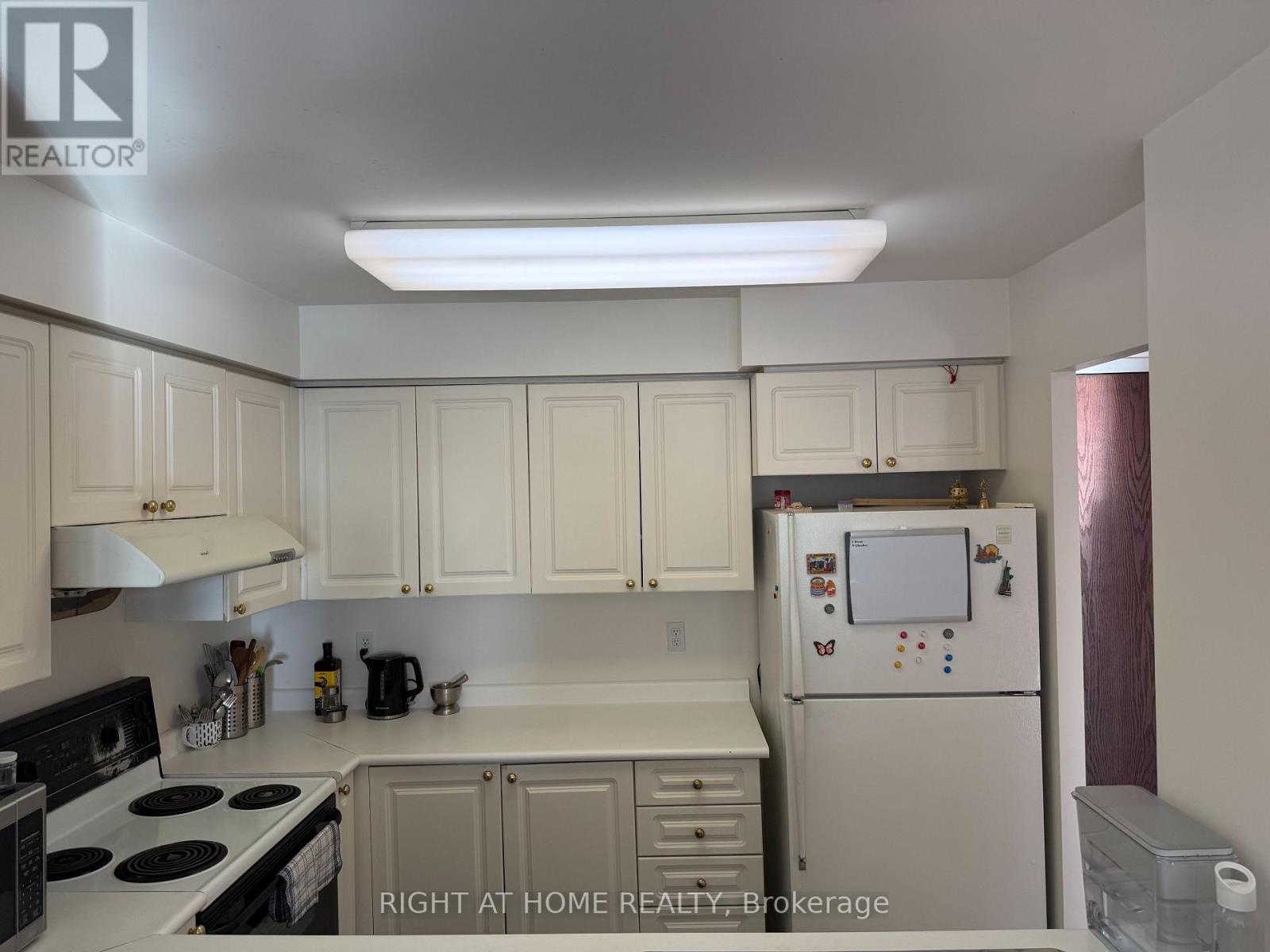 1106 - 8 Pemberton Avenue, Toronto, Ontario  M2M 4K8 - Photo 12 - C12771428