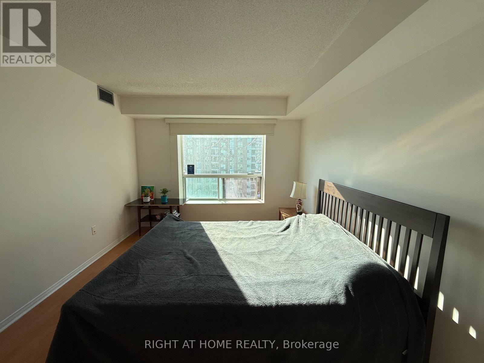 1106 - 8 Pemberton Avenue, Toronto, Ontario  M2M 4K8 - Photo 21 - C12771428