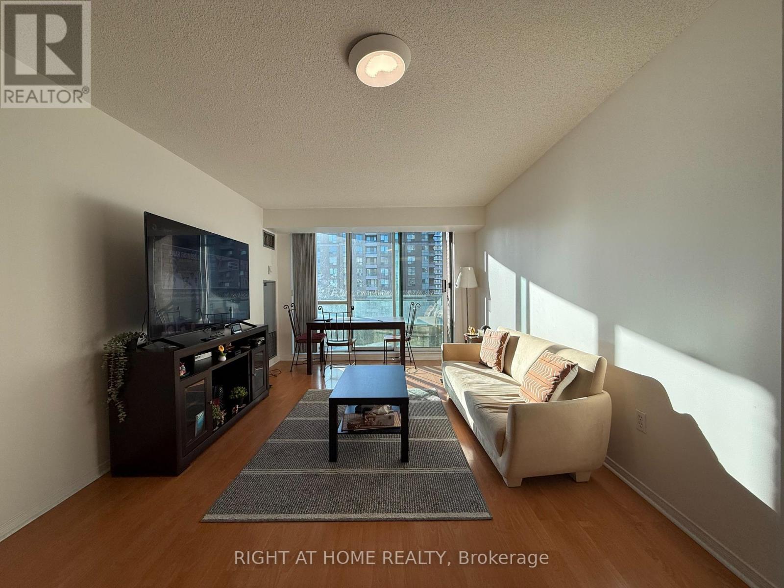 1106 - 8 Pemberton Avenue, Toronto, Ontario  M2M 4K8 - Photo 6 - C12771428