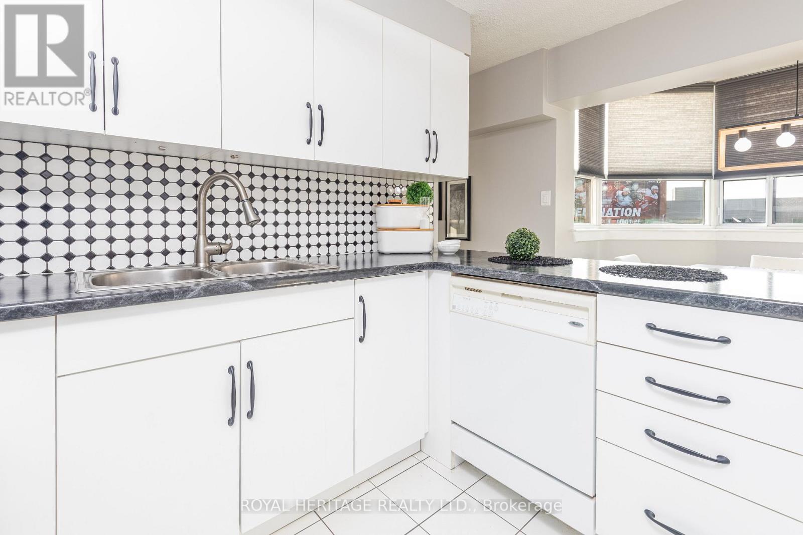 201 - 80 Athol Street, Oshawa, Ontario  L1H 8B7 - Photo 6 - E12771216