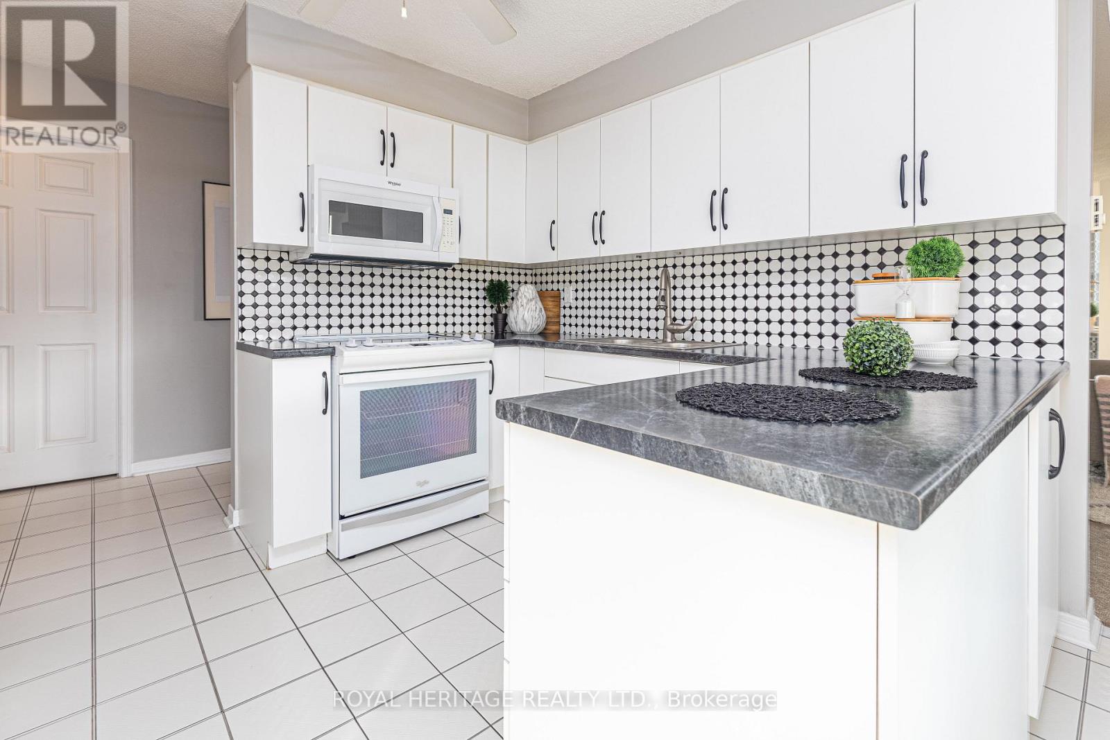 201 - 80 Athol Street, Oshawa, Ontario  L1H 8B7 - Photo 7 - E12771216