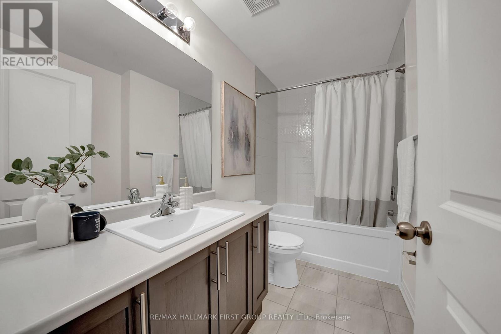 40 Caspian Square, Clarington, Ontario  L1C 7G3 - Photo 15 - E12771292