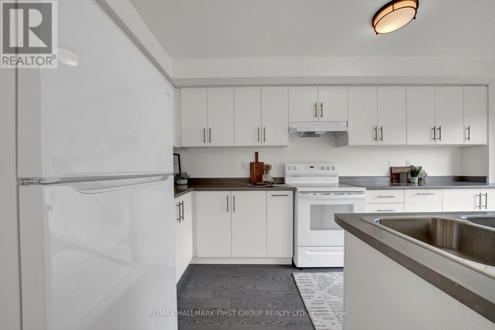 40 Caspian Square, Clarington, Ontario  L1C 7G3 - Photo 7 - E12771292