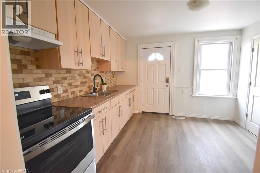 174 Darling Street Unit# 1, Brantford, Ontario  N3S 3W6 - Photo 3 - 40802758