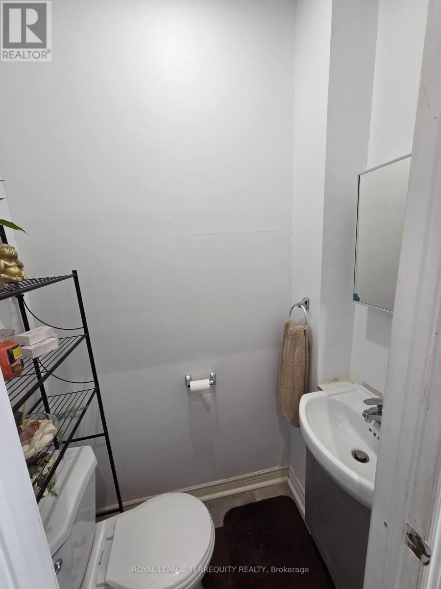 Main - 220 Denise Circle, Newmarket, Ontario  L3X 2K2 - Photo 12 - N12771250