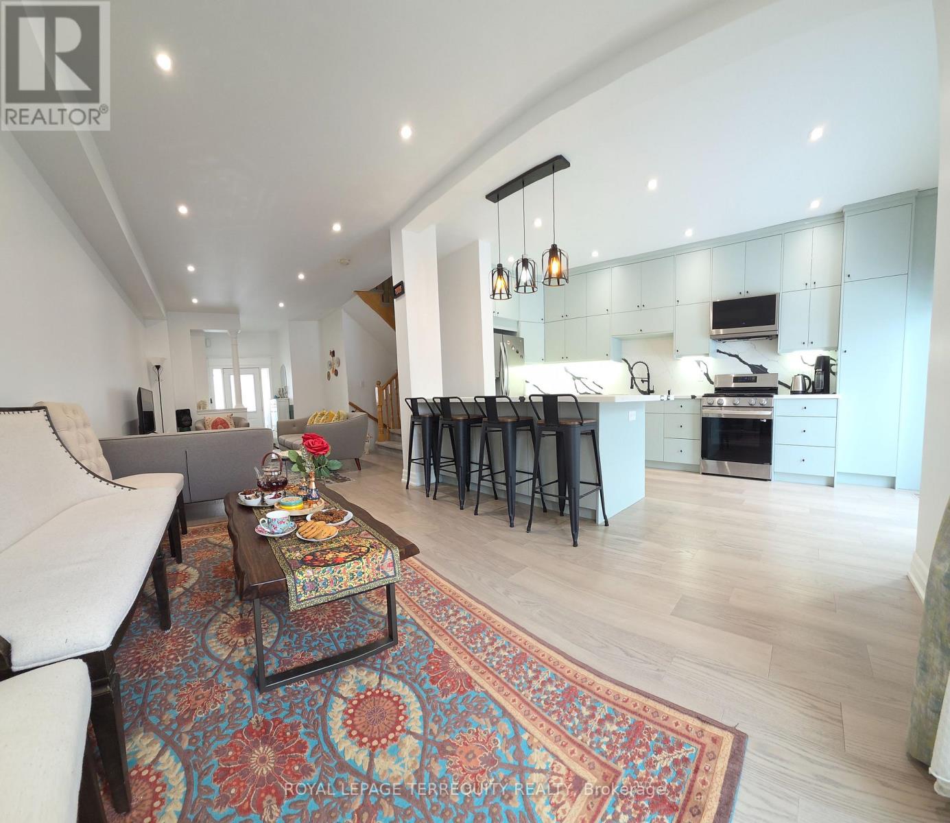 Main - 220 Denise Circle, Newmarket, Ontario  L3X 2K2 - Photo 17 - N12771250