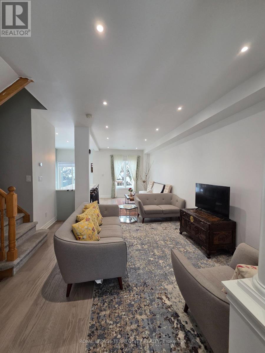 Main - 220 Denise Circle, Newmarket, Ontario  L3X 2K2 - Photo 18 - N12771250