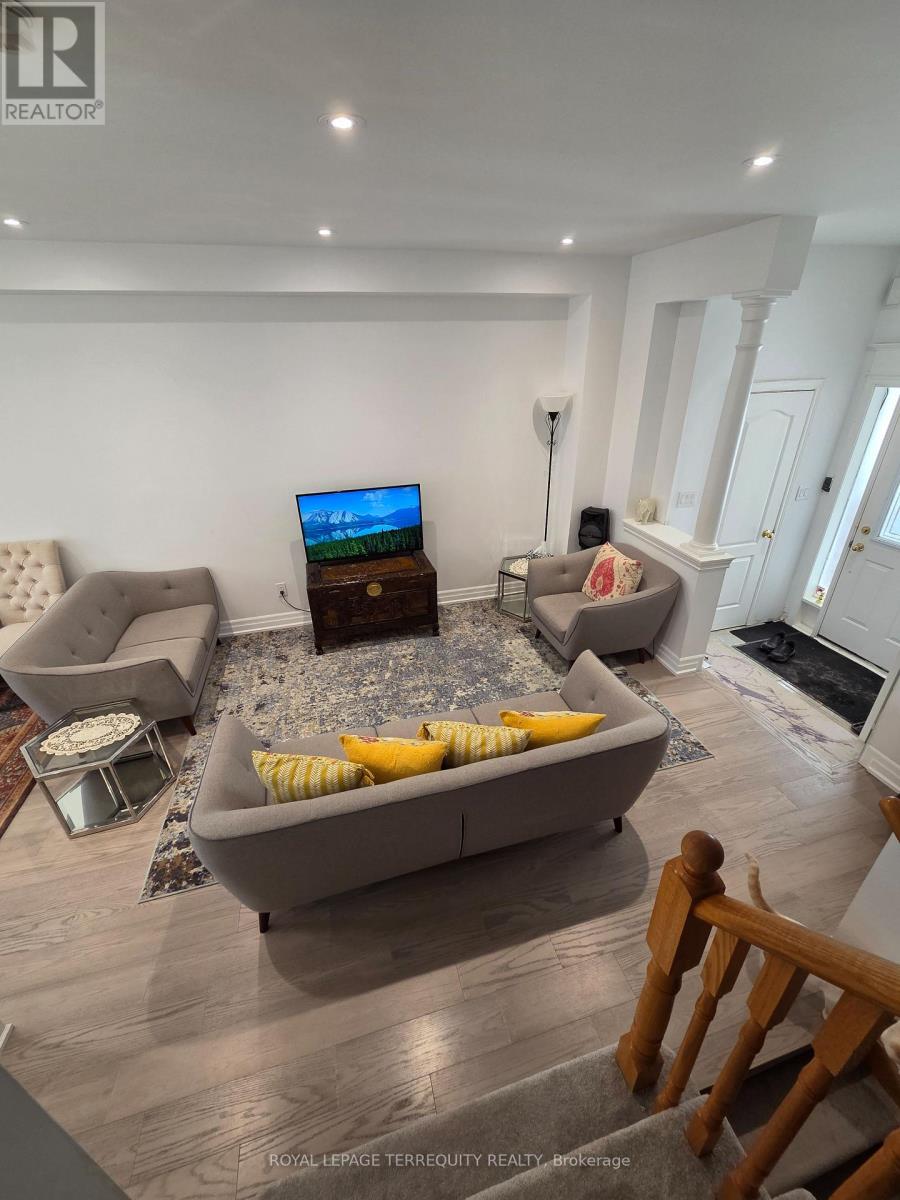 Main - 220 Denise Circle, Newmarket, Ontario  L3X 2K2 - Photo 21 - N12771250